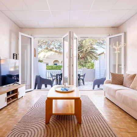 Single-storey For 6 People In Close To The Sea