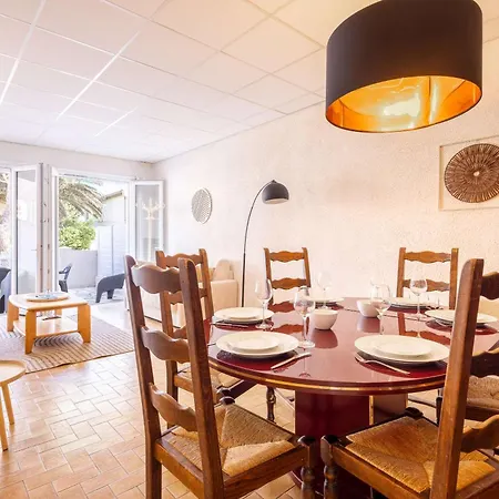 Single-storey For 6 People In Close To The Sea